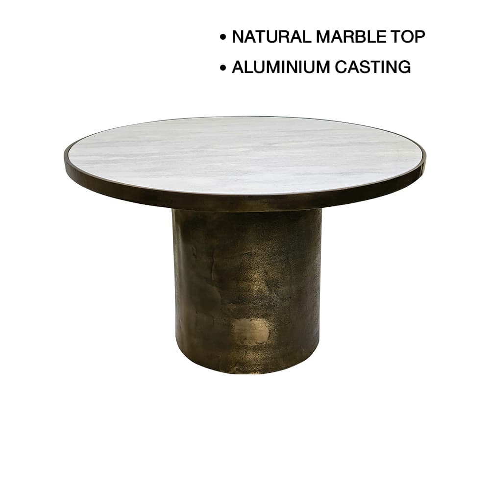 AMITY/77,โต๊ะกลาง