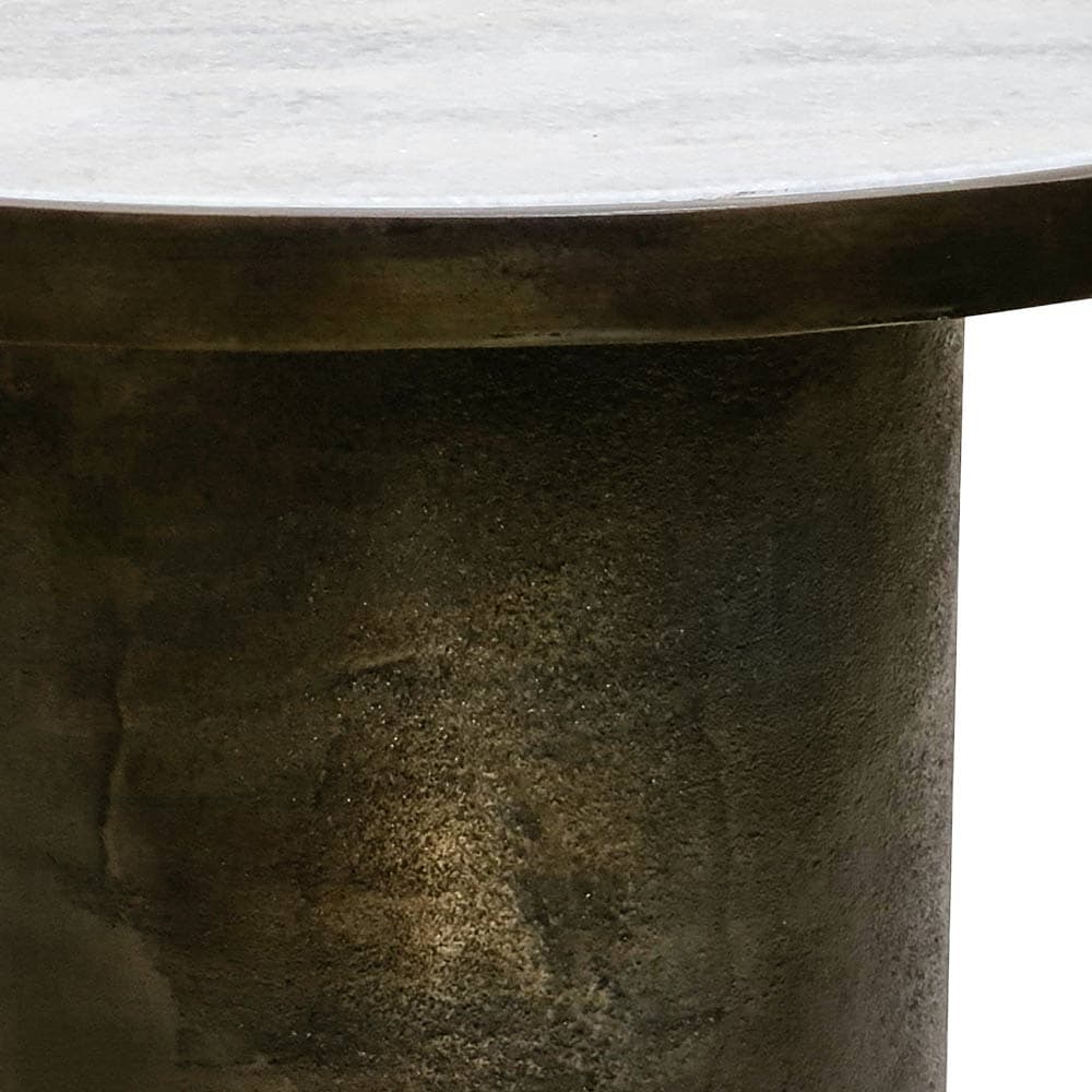 AMITY/77,โต๊ะกลาง-3