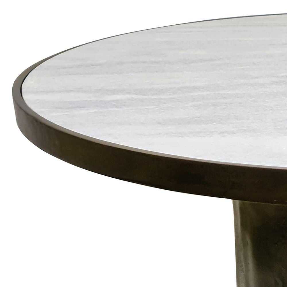 AMITY/77,โต๊ะกลาง-4