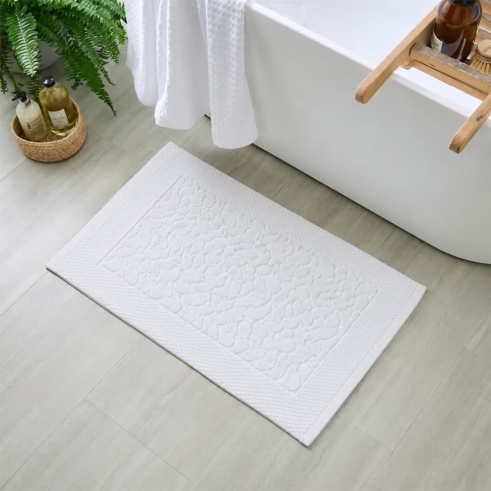 DROPLETS HOTEL-WH/18x28",Bath Mat