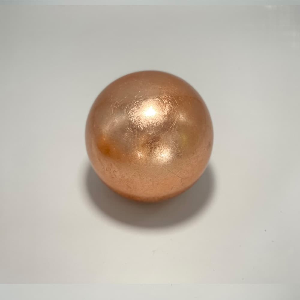 ลูกบอลสีทองชมพู