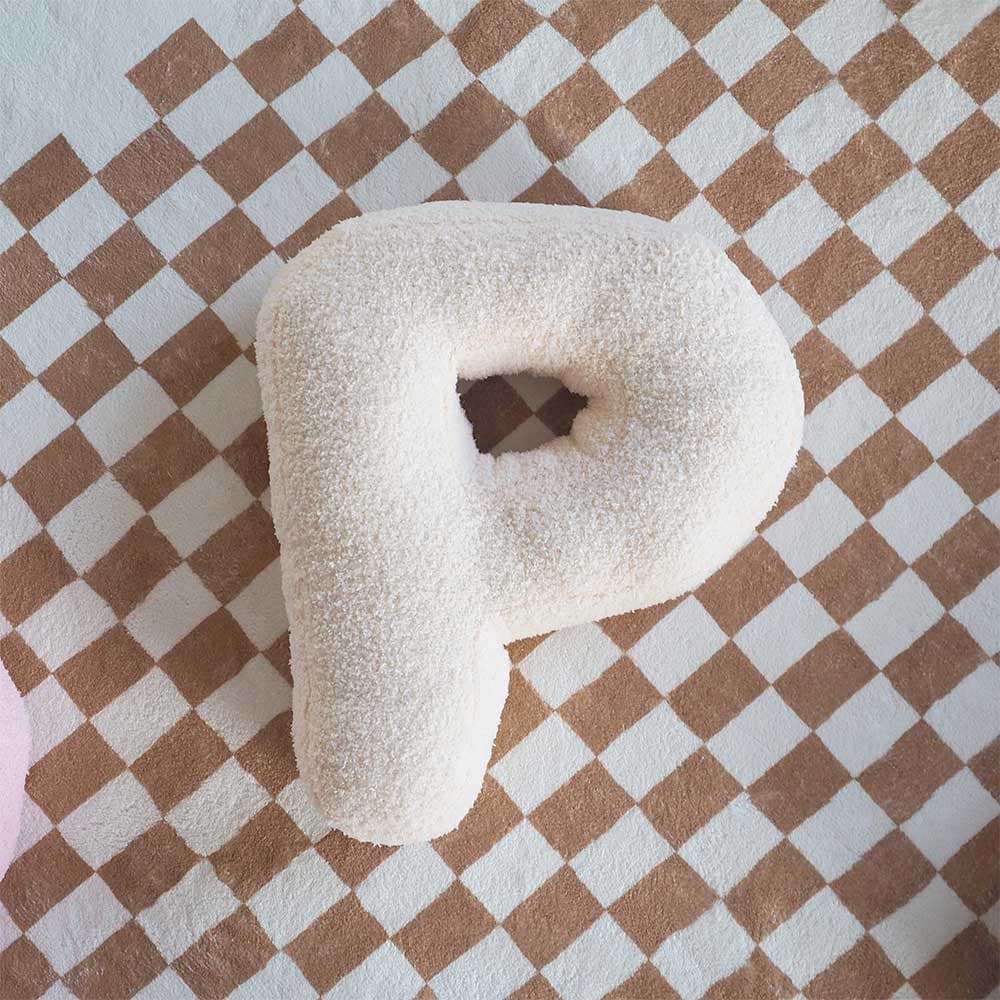 หมอนอิงตัวอักษร - P (สีครีม)