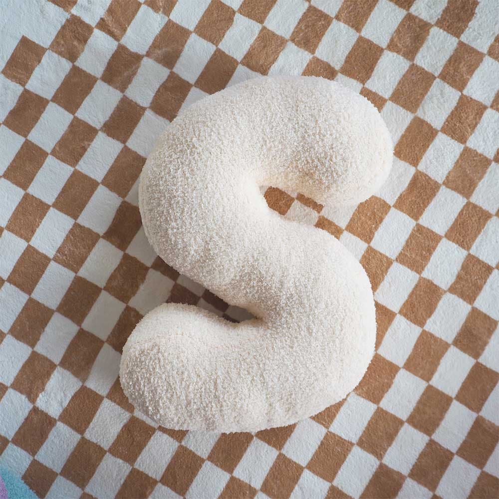 หมอนอิงตัวอักษร - S (สีครีม)